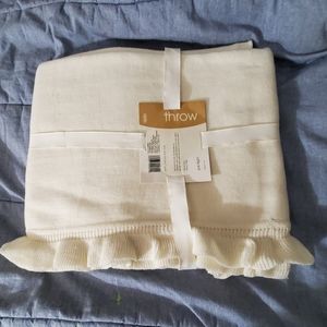 Vintage 2003 Target Ruffle Knit Throw Cream color NEW 50X60" blanket NOS